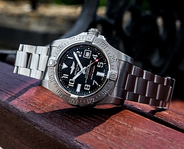 ЗАЧЕМ BREITLING ИСПОЛЬЗУЕТ ВИНТЫ НА БЕЗЕЛЕ? ЧТО ТАКОЕ РАЙДЕРЫ? ПОЧЕМУ БЕЗЕЛЬ ЛЮФТИТ?