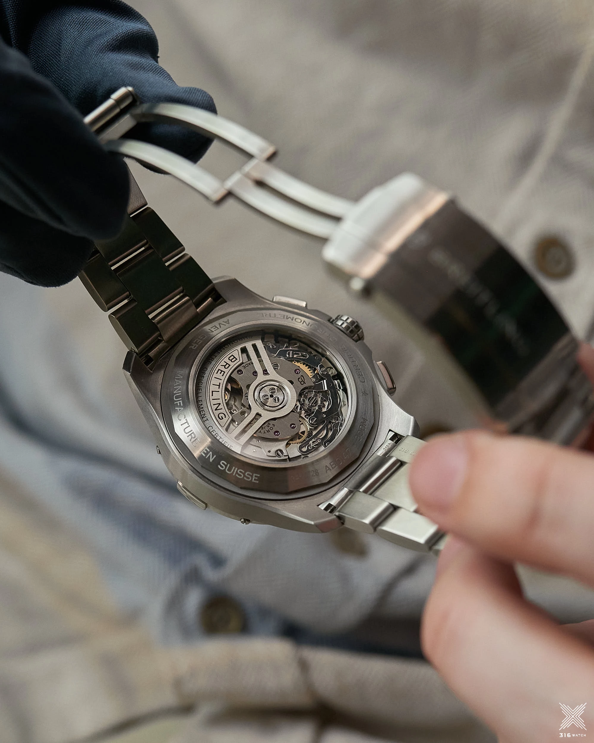 Breitling Avenger B01 Chronograph 44 AB0147101C1A1