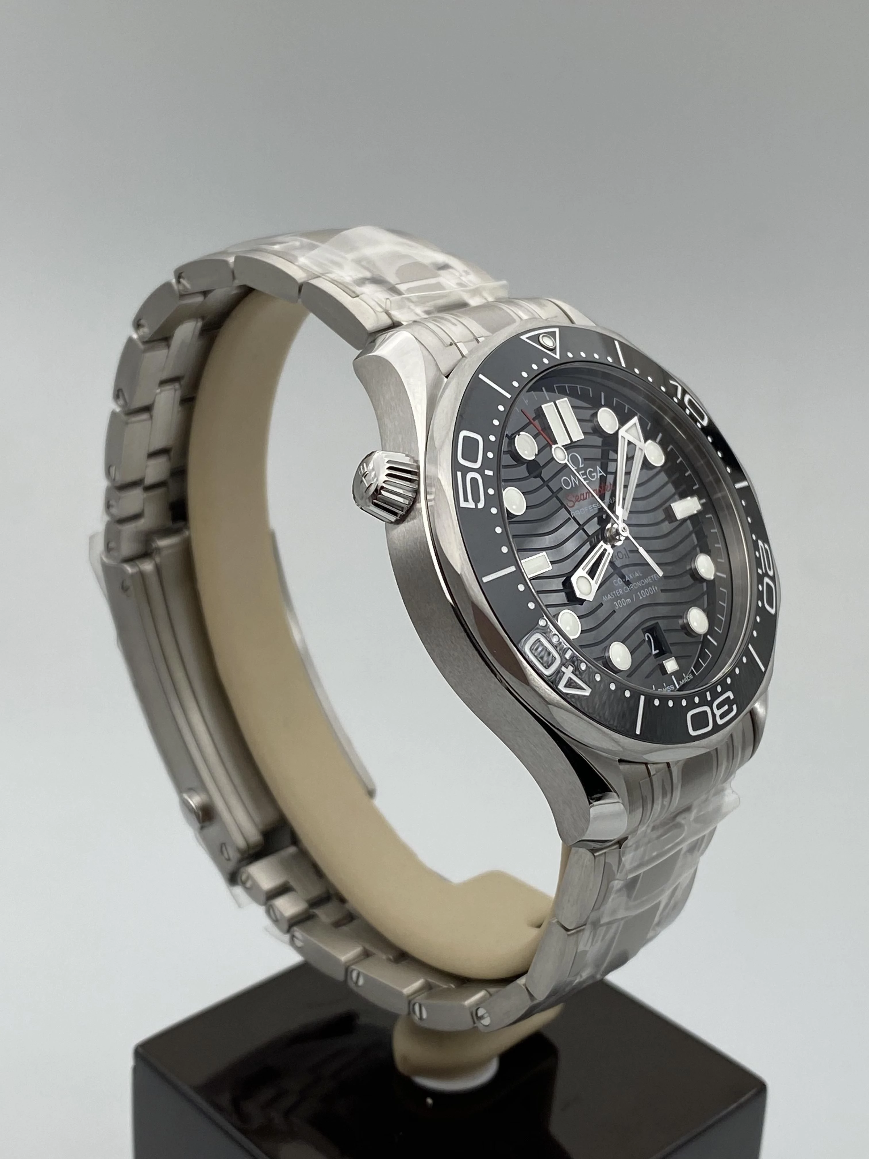 Omega 210.30.42.20.01.001