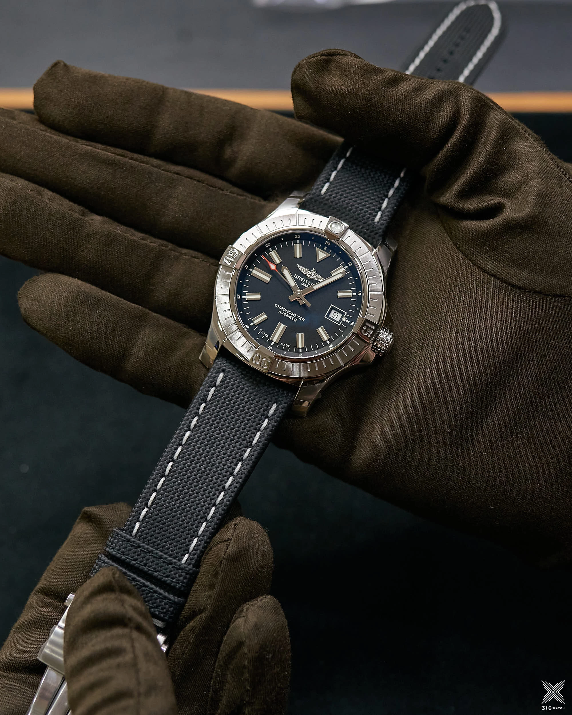 Breitling Avenger Automatic 43 A17318101B1X2