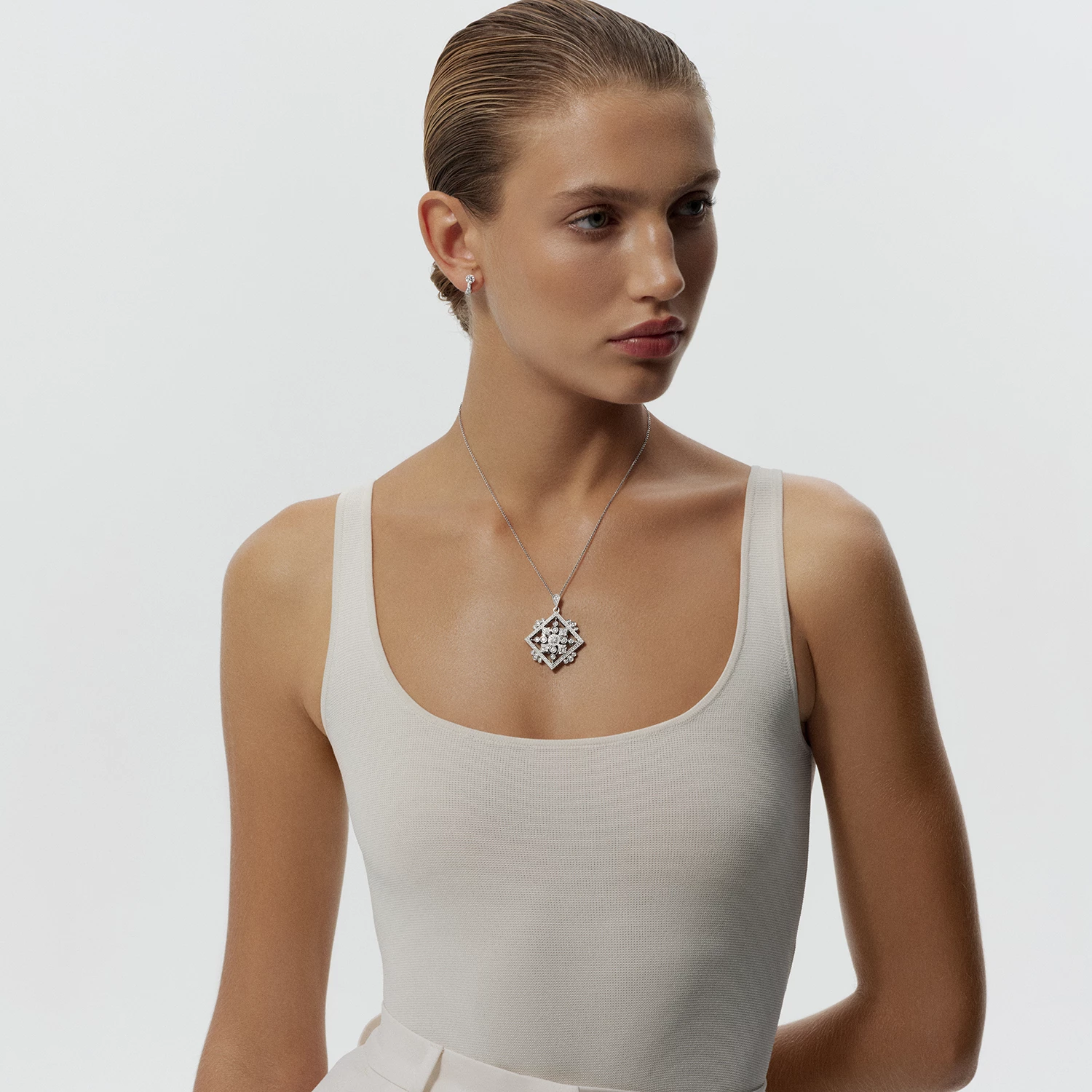 Колье Alrosa Diamonds 2H141D21S