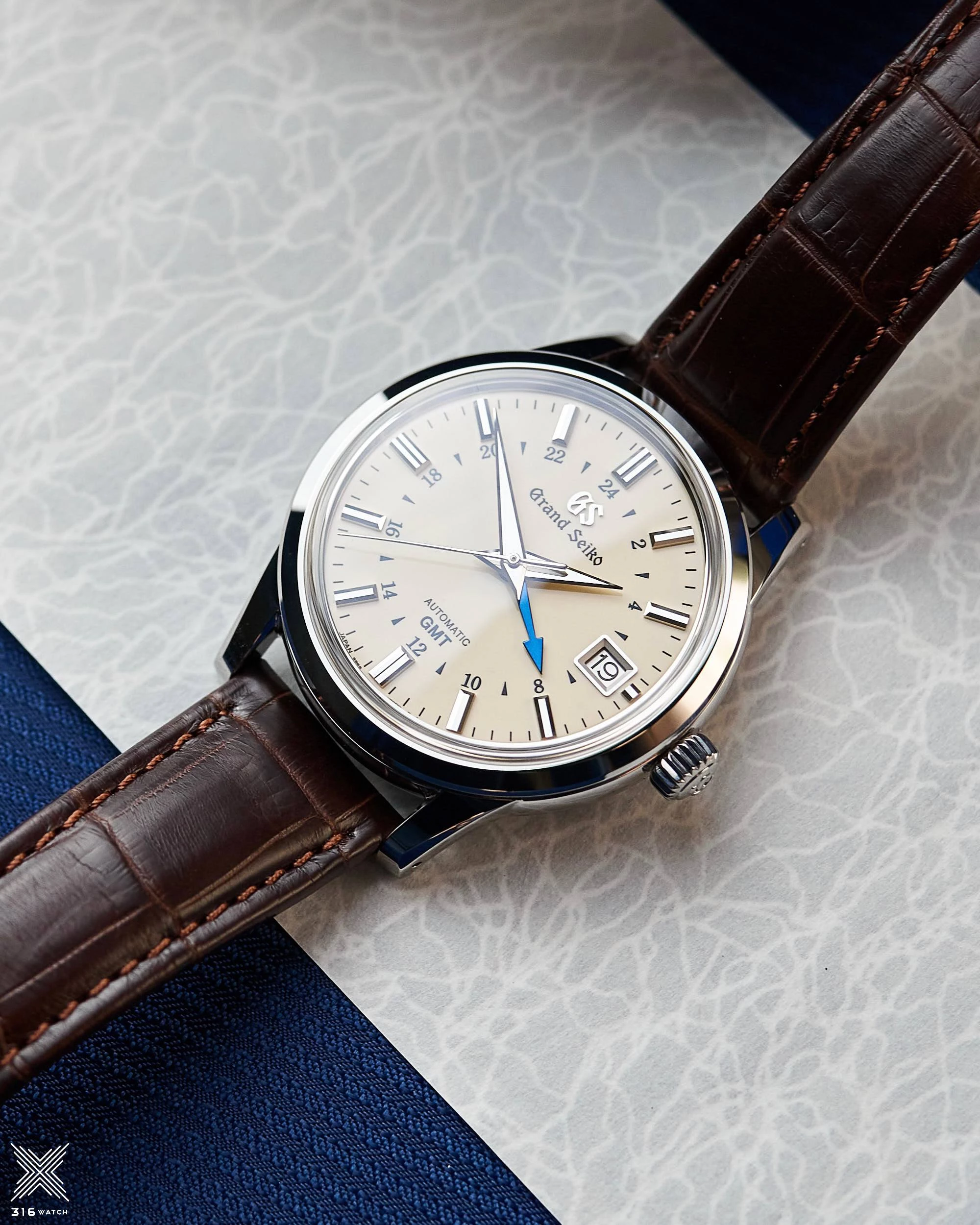 Grand Seiko SBGM221G