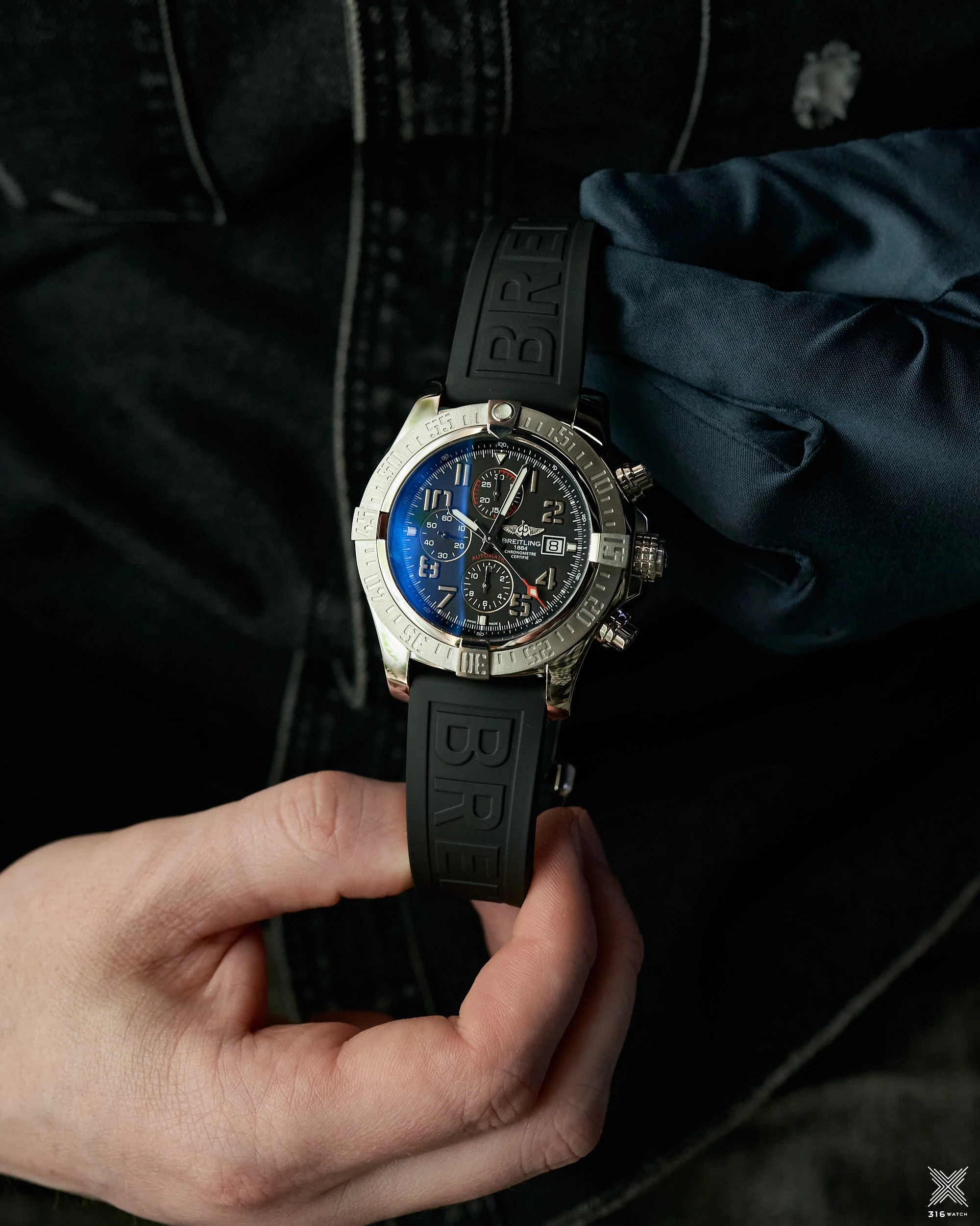 Breitling Super Avenger II A1337111/BC28/155S