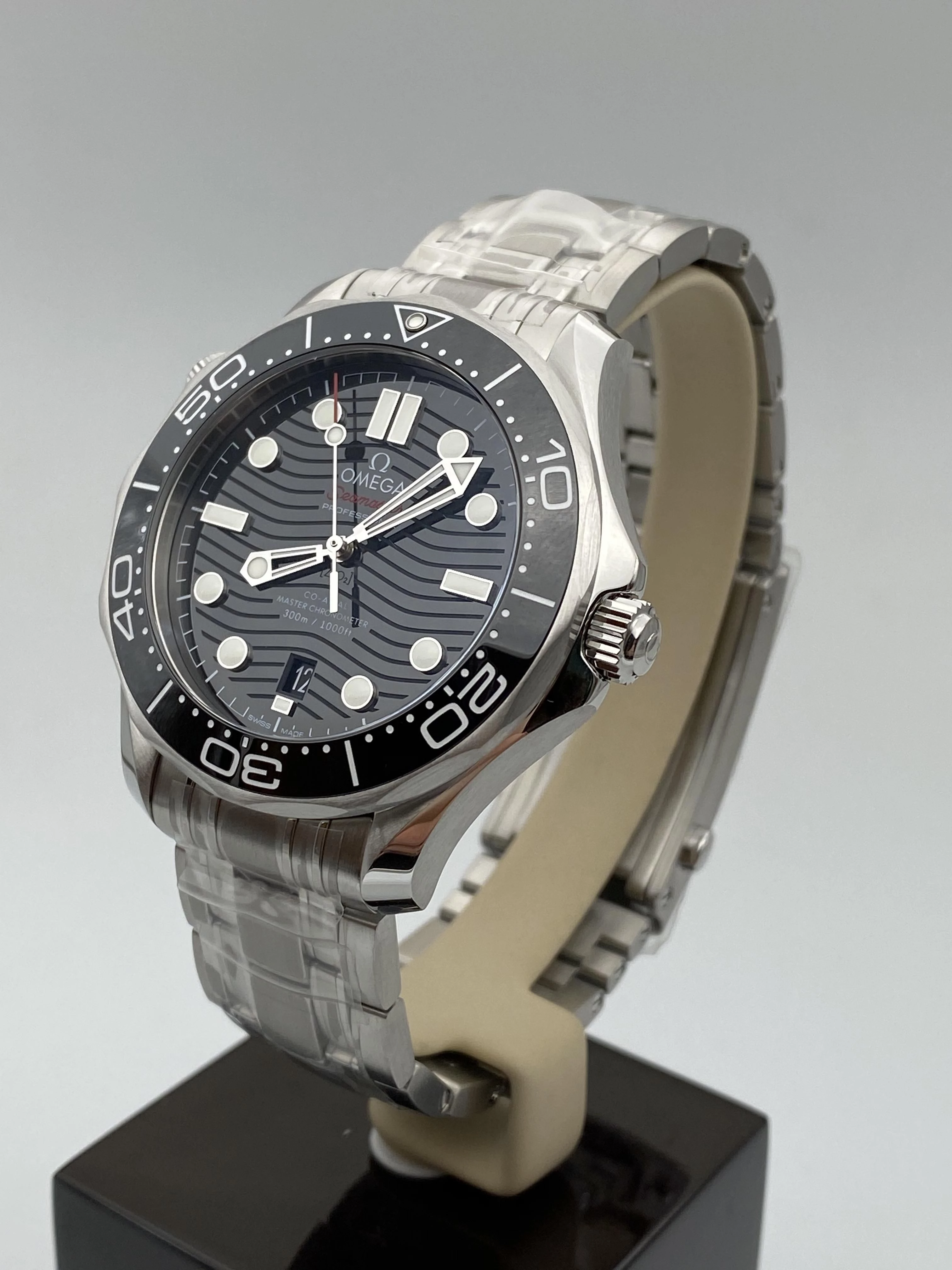Omega 210.30.42.20.01.001