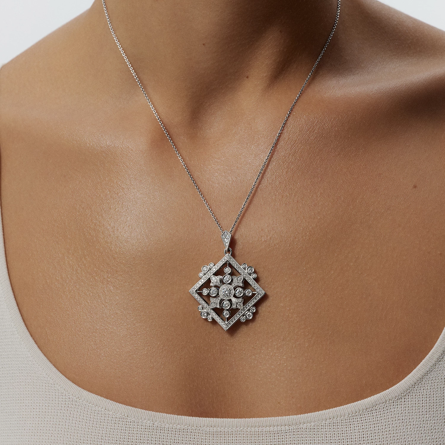 Колье Alrosa Diamonds 2H141D21S
