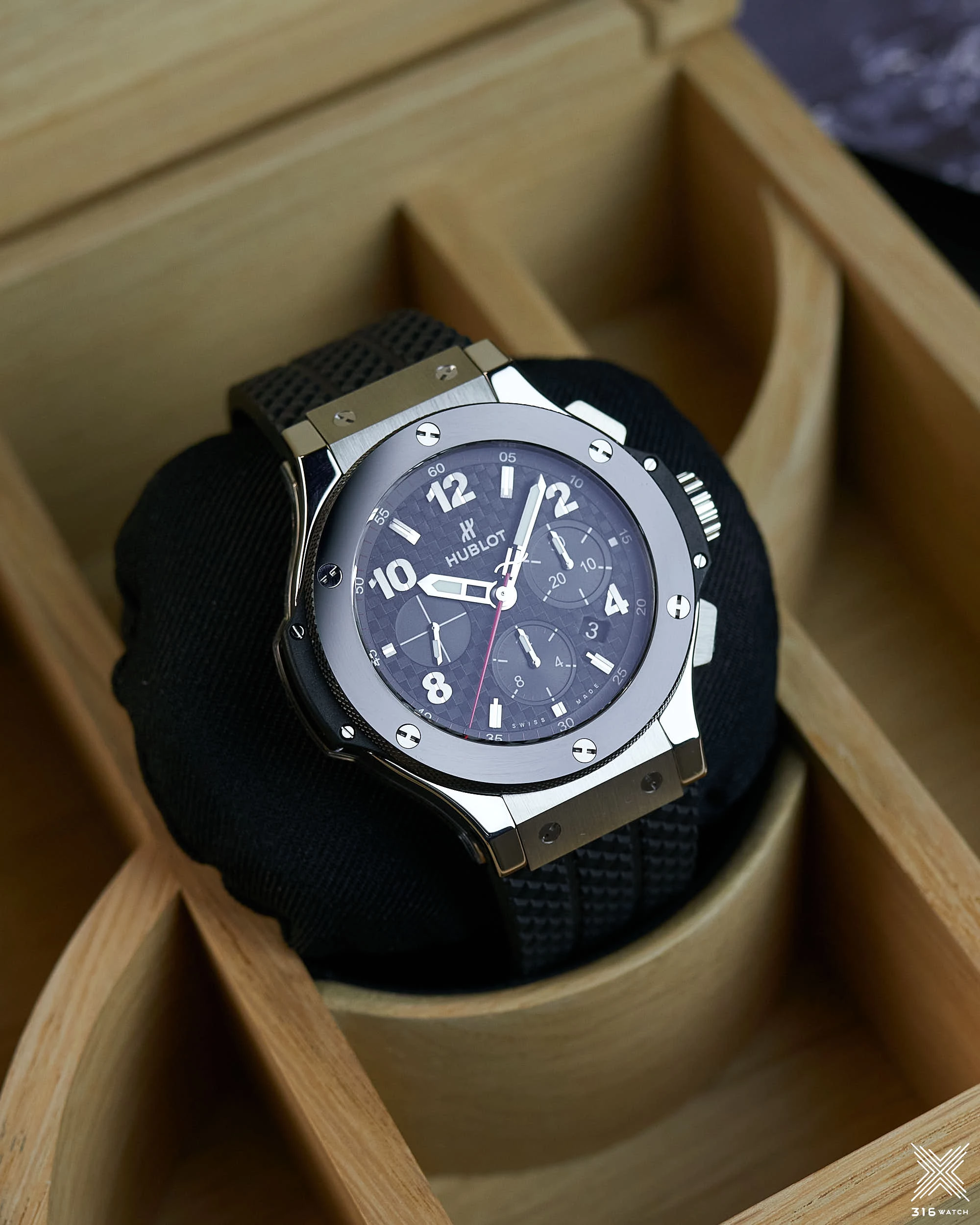 Hublot Big Bang Carbon Chronograph 44 mm 301.SB.131.RX