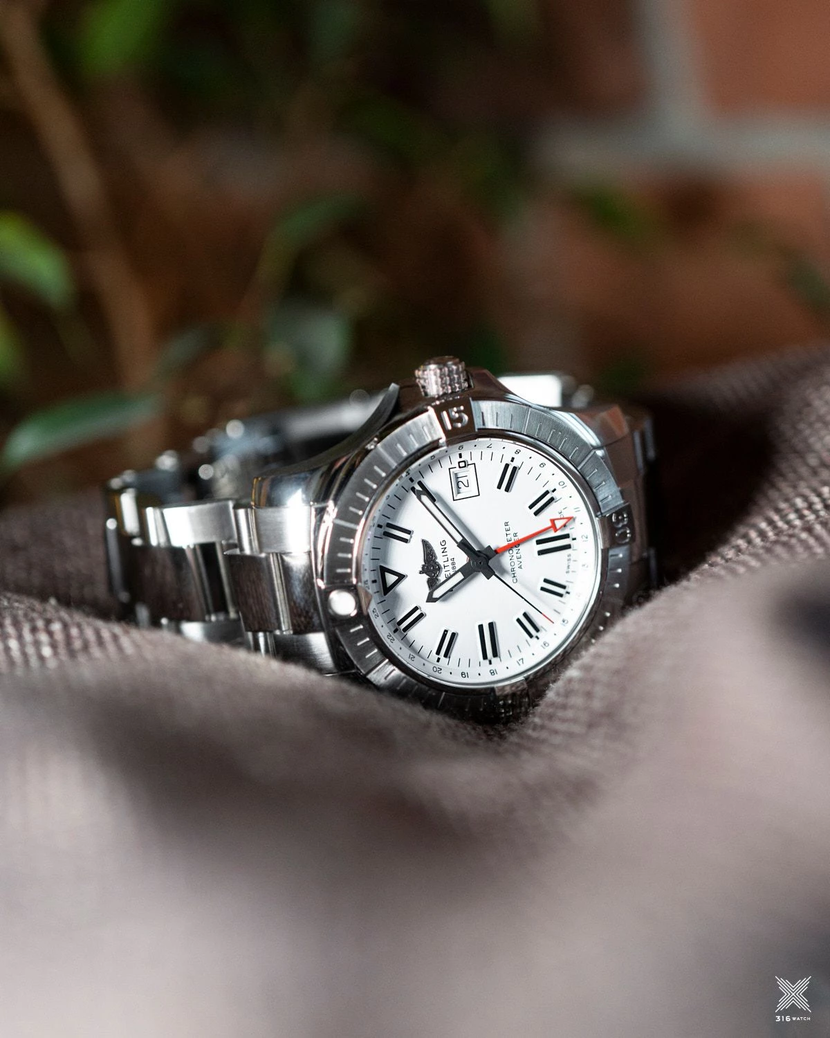 Breitling Avenger II GMT A32397